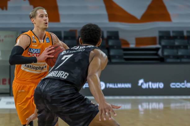 中树立了更 中树立了更